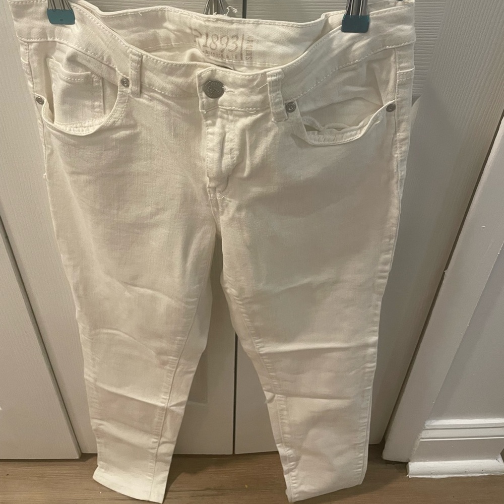 Chic White Jeans